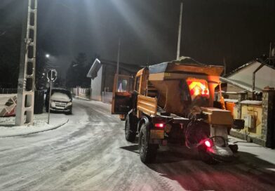 Circulați cu atenție! Acțiuni de deszăpezire desfășurate în localitatea Domnești
